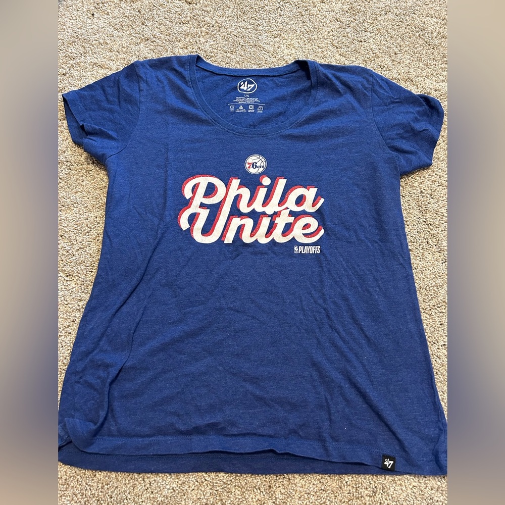 Philadelphia 76ers T-Shirt Women’s Size Large